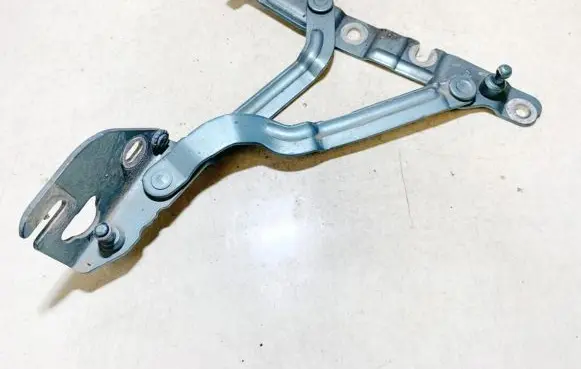 Audi A6 S6 C5 4B Tailgate/trunk/boot hinge 4b5827301