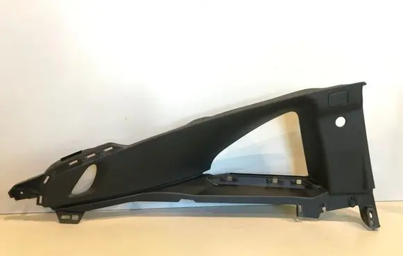 (D)pillar trim (top)