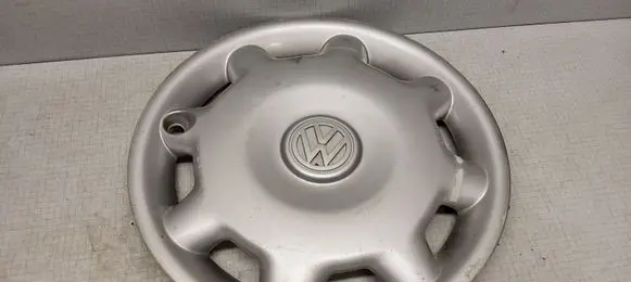 Volkswagen Golf III R14 wheel hub/cap/trim 1HM601147A 96228400