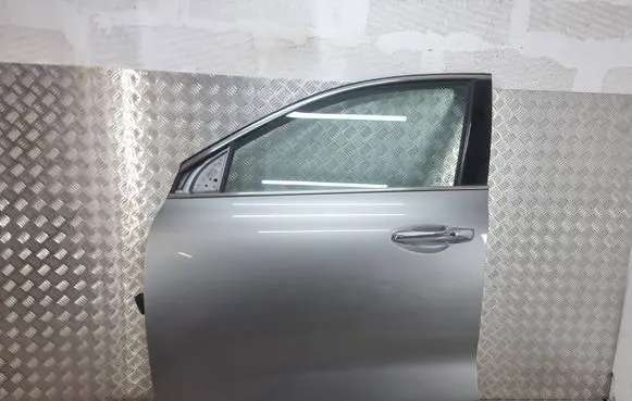 KIA Sorento Front door