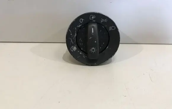 Volkswagen Golf V Light switch 1K0941431