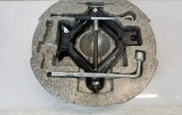 KIA Optima Tool set 