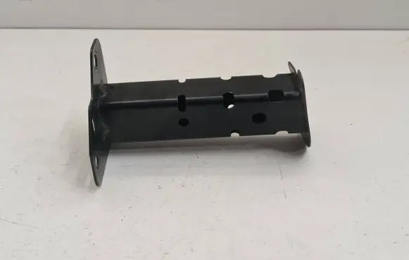 Renault Captur II Front bumper shock/impact absorber 561117489R