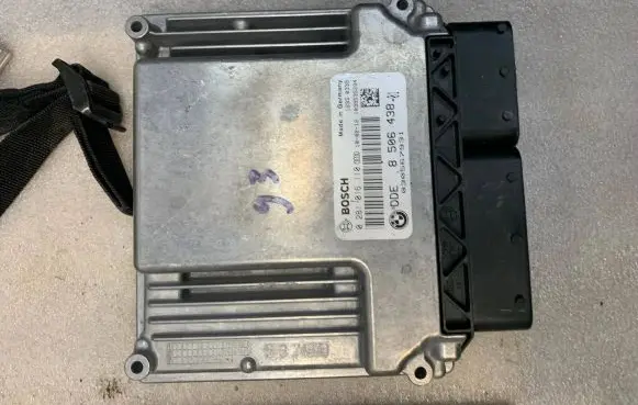 BMW 5 E60 E61 Engine control unit/module 8506438 030567931 0281016110