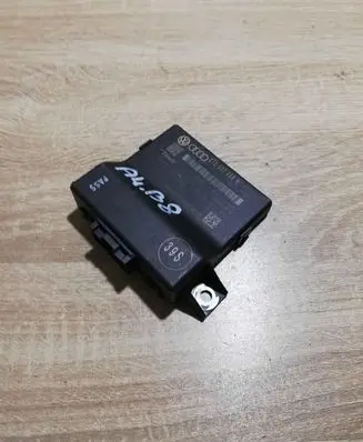Audi RS4 B8 Gateway control module 8T0907468H