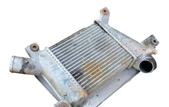 Nissan X-Trail T30 Intercooler air channel guide 