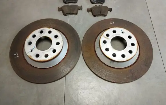 Audi Q3 F3 Rear brake disc 3Q0615416M