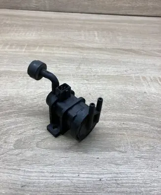 Opel Astra J Vacuum valve 09158200