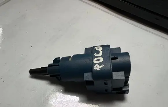 Brake pedal sensor switch