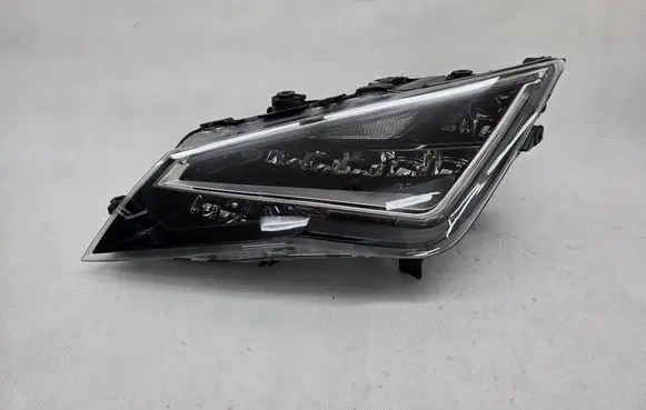 Seat Leon (5F) Headlight/headlamp 5F1941007B SP5F1941007B