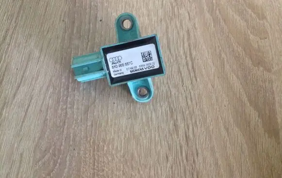 Audi A5 8T 8F Airbag deployment crash/impact sensor 8K0955557C