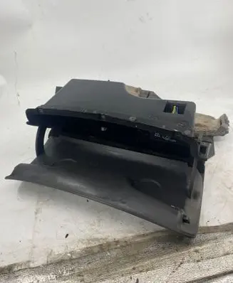 Volkswagen PASSAT B5 Glove box 3B1857101
