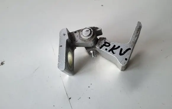 Skoda Octavia Mk3 (5E) Front door upper hinge 7N0831401A