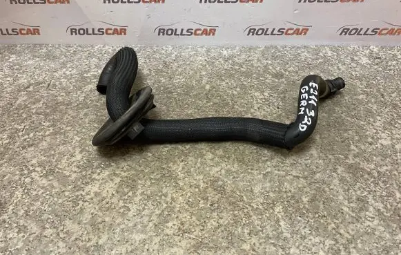 Mercedes-Benz E W211 Engine coolant pipe/hose