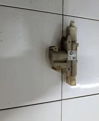BMW 7 E23 Central locking motor 1369882