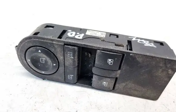 Opel Zafira B Electric window control switch 13228706