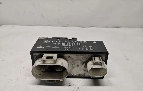Volkswagen Golf III Coolant fan relay 1H0919506 898658