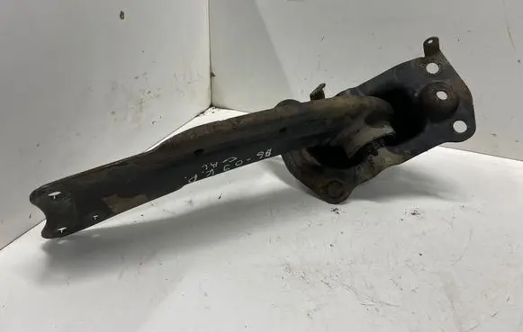 Volkswagen PASSAT B6 Rear upper control arm/wishbone 3C0971047
