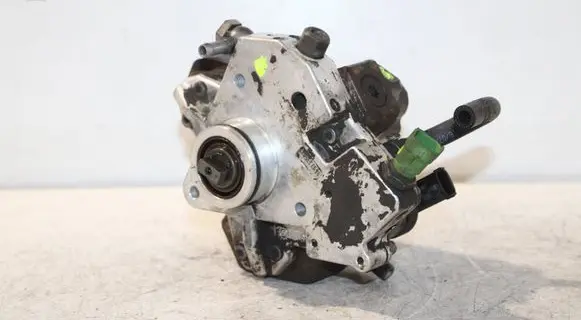 Volvo XC70 Fuel injection high pressure pump 30756125 0445010111