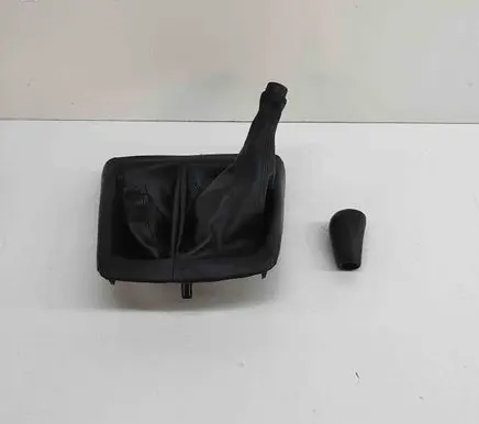 Toyota Hilux (AN10, AN20, AN30) Gear lever shifter trim leather/knob 588410K110 588080K120