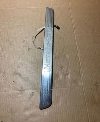 Mercedes-Benz GLE W167 sill trim set (inner) A1676861300 A1676800104