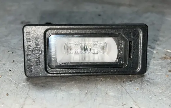Audi A4 S4 B8 8K Number plate light 4c0943021