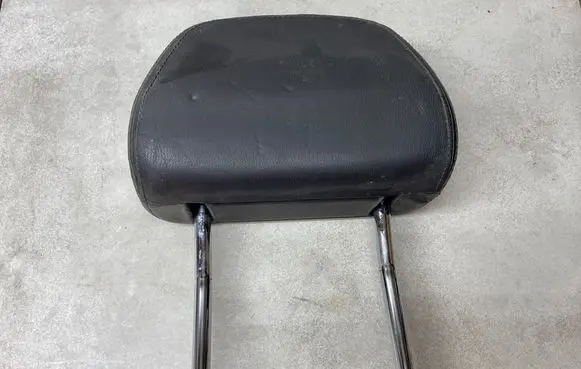 Opel Astra H Rear seat headrest 