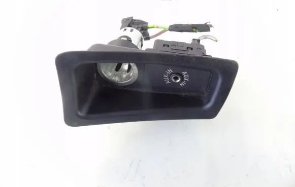 BMW 1 E82 E88 AUX in-socket connector 9110412