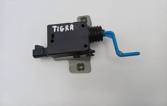 Opel Tigra A Fuel tank cap lock 