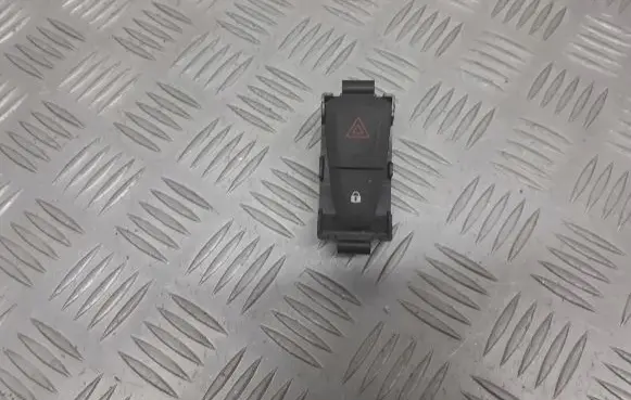 Renault Megane III Hazard light switch E31601