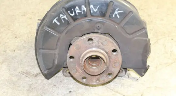 Volkswagen Touran II Front wheel hub