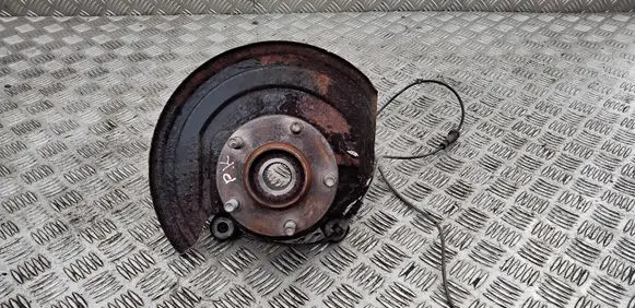 Nissan Juke I F15 Front wheel hub