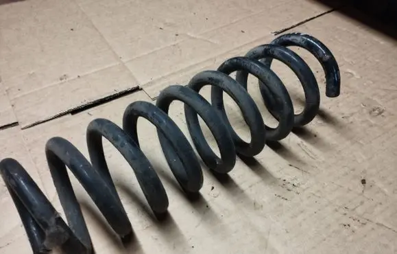 Chrysler Crossfire Rear coil spring