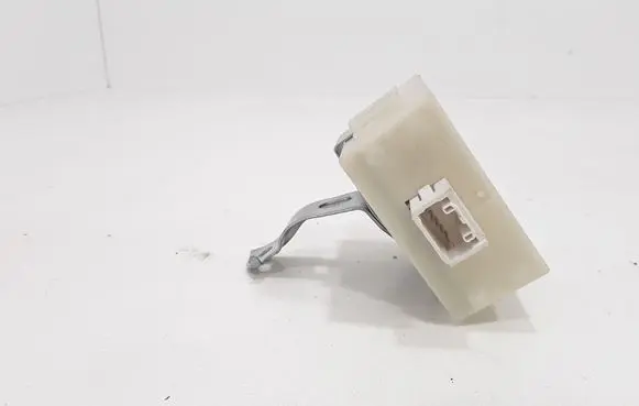 Toyota Avensis T250 Door control unit/module 8974105070