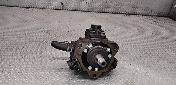 Opel Insignia A Fuel injection high pressure pump 0445010193 55571005 1107442