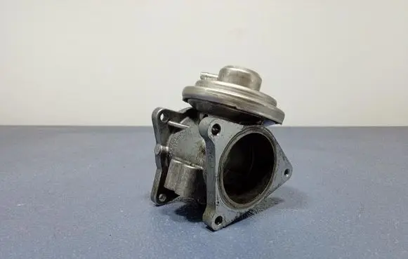 Audi A3 S3 8P EGR valve 038129637D