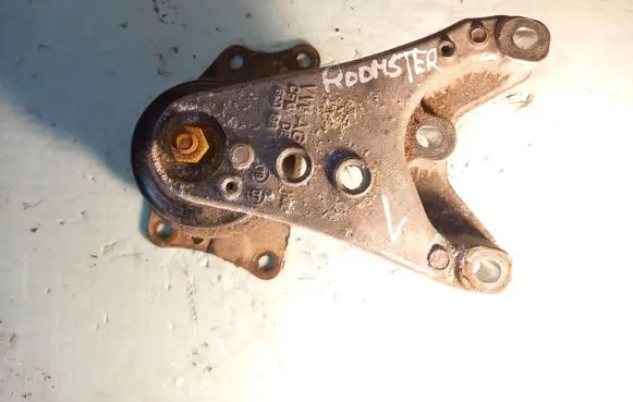 Skoda Roomster (5J) Engine mount bracket 6Q0199262BO 6Q0199185D