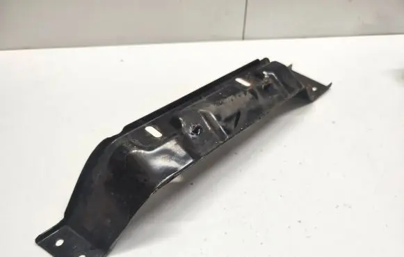 Porsche Macan (95B) Other under body part 8R0825001C