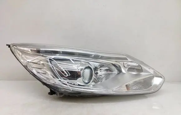 Ford Focus Headlight/headlamp BM5113D154JA