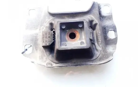 Volvo V50 Engine mount bracket 3m517m121 538866
