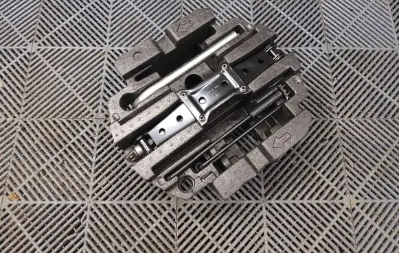 Skoda Octavia Mk4 Tool set 5E3012115A