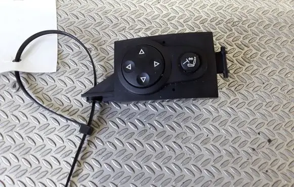 Volkswagen Touareg I Steering wheel adjustment switch 3D0953551