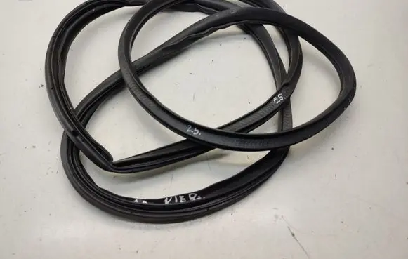 Mitsubishi Outlander Front door rubber seal