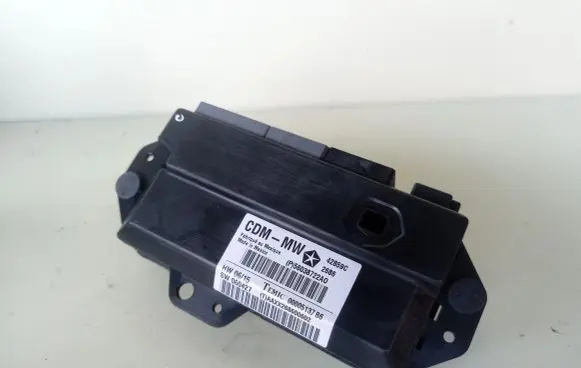 Chrysler 300 - 300C Door control unit/module P56038722A0