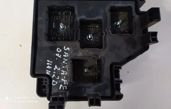 Hyundai Santa Fe Fuse module 919502B100 911152B010