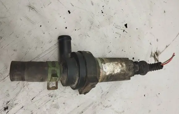 Volkswagen PASSAT B5.5 Turbo solenoid valve 443906102G