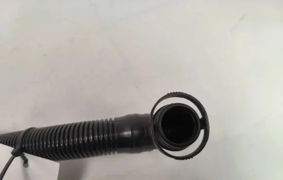 Porsche Boxster 982 Oil fill pipe 982115653A 923376