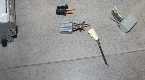 Volvo V70 Sound system wiring loom 31260540AA 31260543AA 34W485D