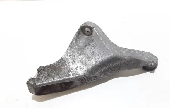 Audi A4 S4 B7 8E 8H Engine mounting bracket 8E0199307S