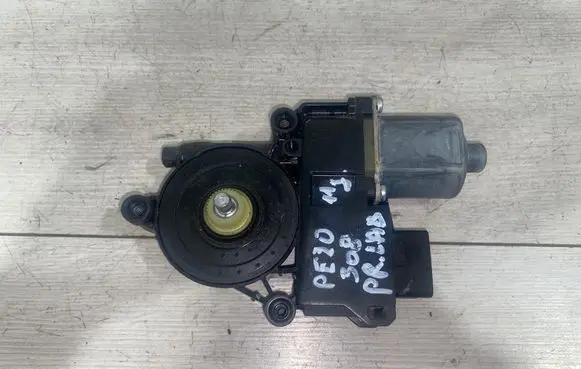 Peugeot 308 Front door window regulator motor 9657247580 20110411 0130822369